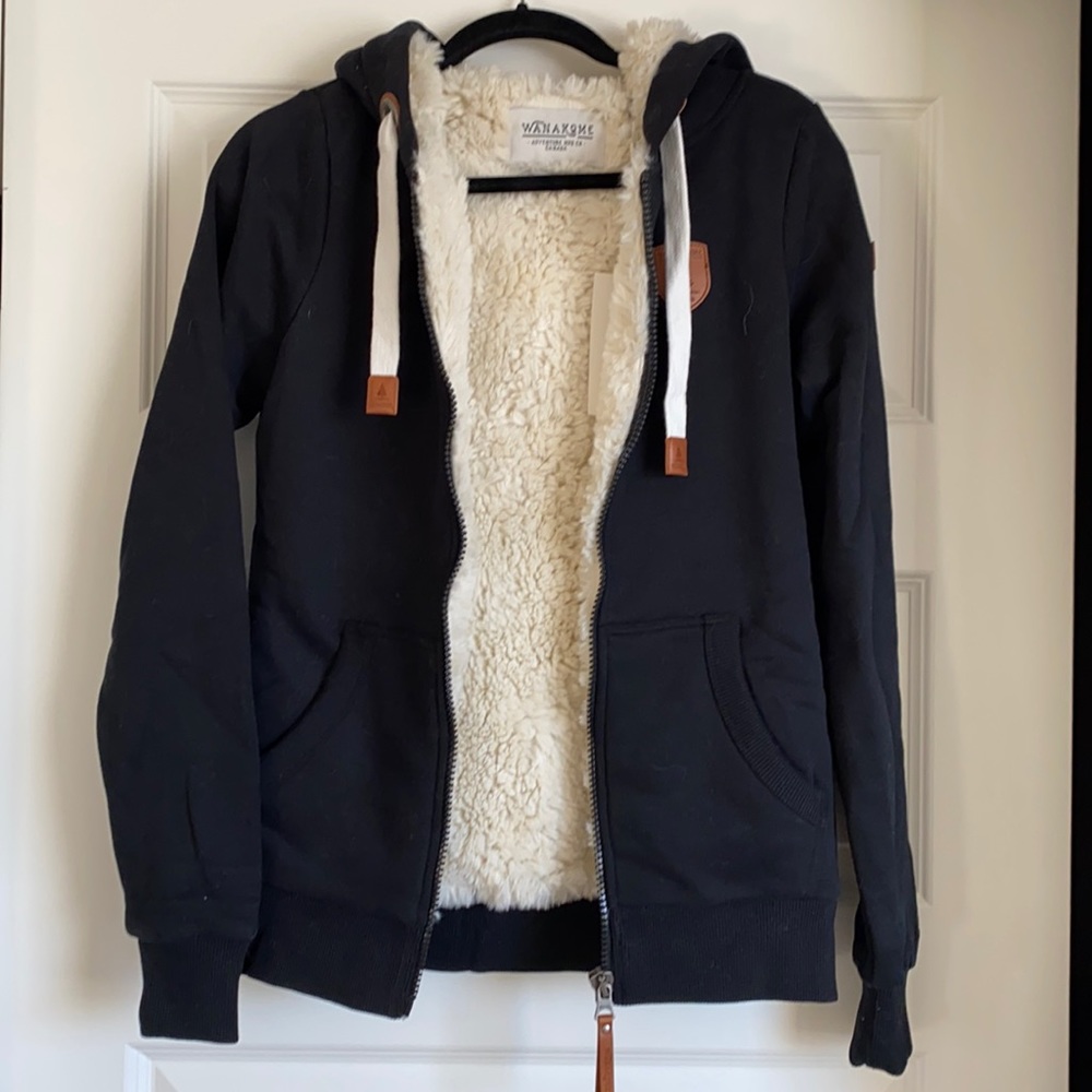BNWT Wanakome Thalia jacket in Black, size XS